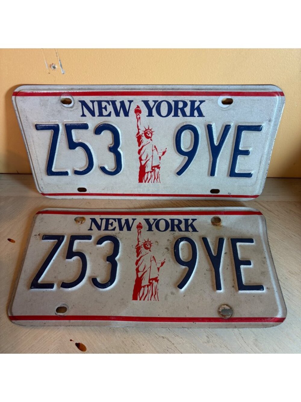 Vintage New York License Plates Pair Z53 9YE Statue Of Liberty Design 1980s Auto
